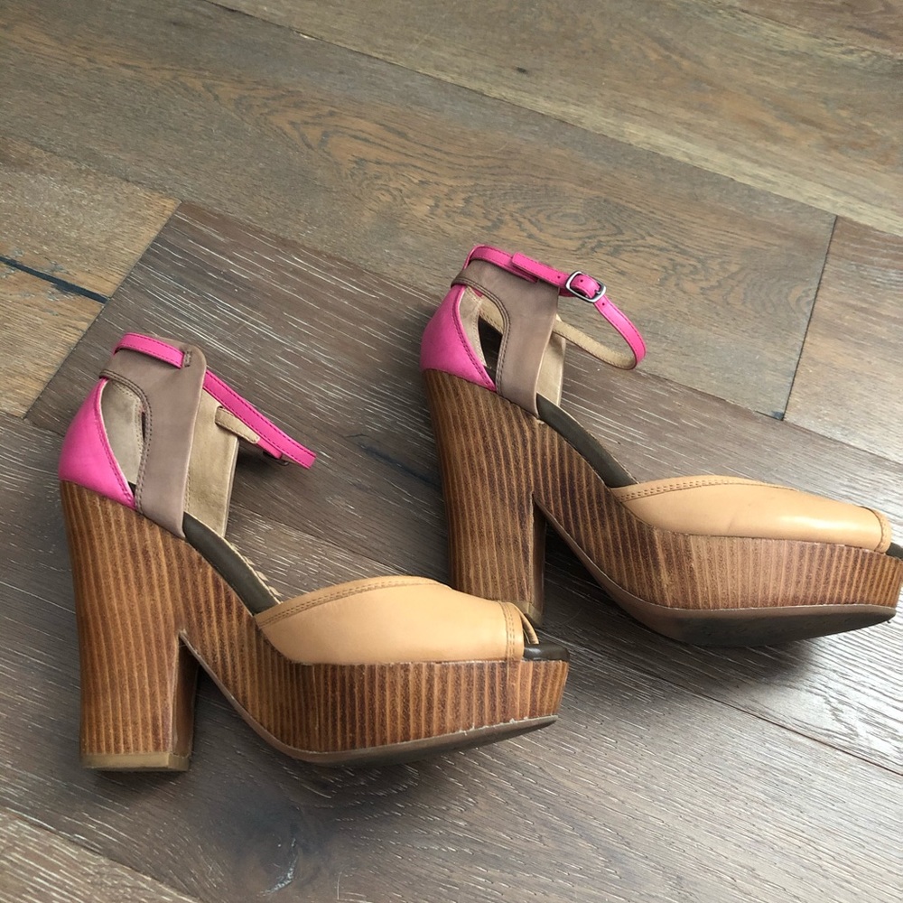 Splendid leather platform sandal